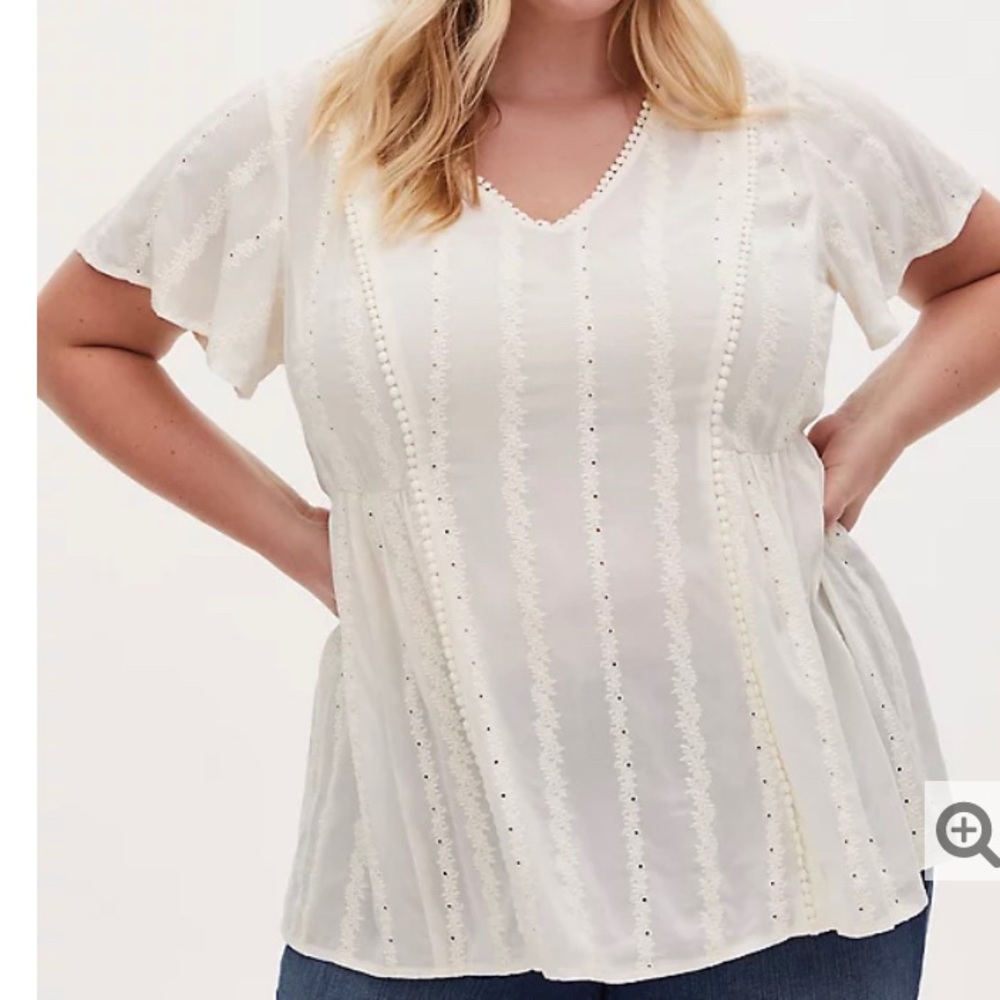 Torrid ivory eyelet blouse size 2